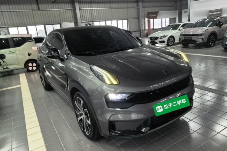 Used Lynk & Co 05 2020 2.0TD Four-Wheel Drive HypeHalo Front Right 45 Deg