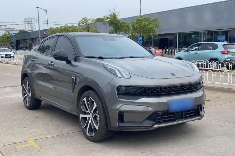 Used Lynk & Co 05 2020 2.0TD Four-Wheel Drive HypeHalo Front Right 45 Deg