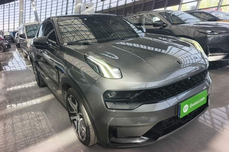 Used Lynk & Co 05 2020 2.0TD Four-Wheel Drive HypeHalo Front Right 45 Deg