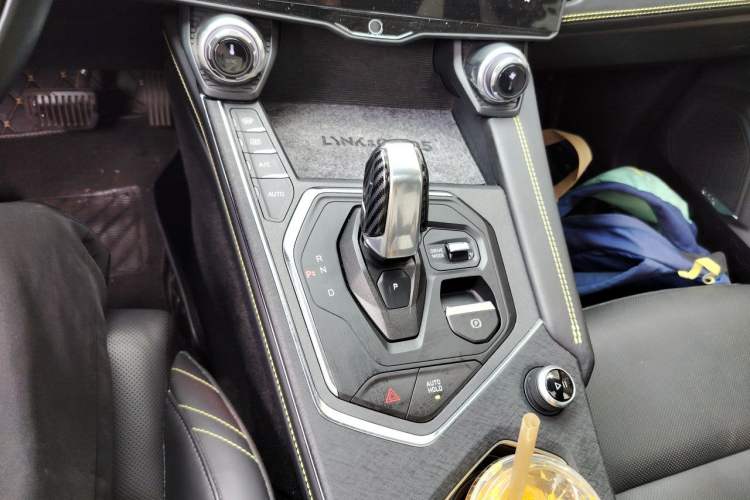 Used Lynk & Co 05 2020 2.0TD Two-Wheel Drive Shine Halo Gear Lever