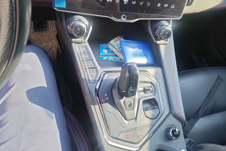 Used Lynk & Co 05 2020 2.0TD Four-Wheel Drive HypeHalo Gear Lever