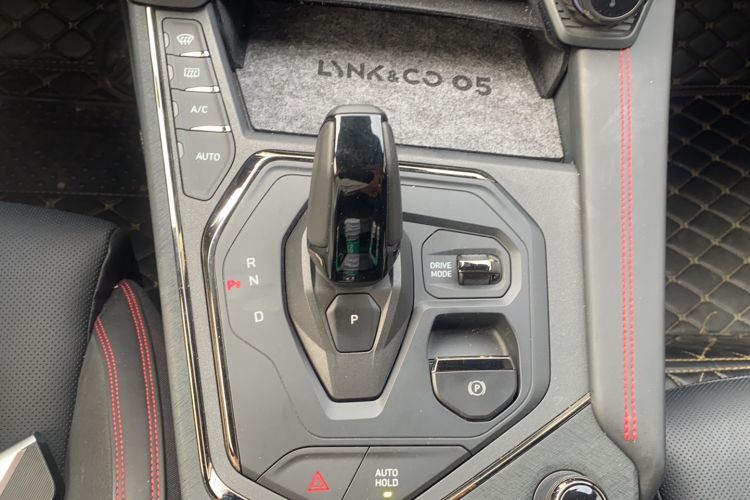 Used Lynk & Co 05 2020 2.0TD Four-Wheel Drive HypeHalo Gear Lever