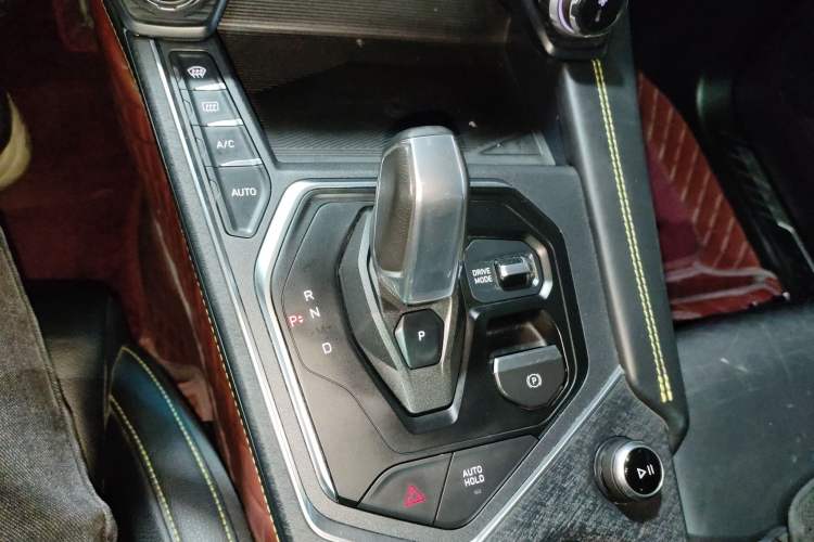 Used Lynk & Co 05 2020 2.0TD Two-Wheel Drive Zhaoyang Plus Gear Lever