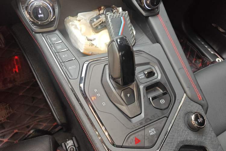 Used Lynk & Co 05 2020 2.0TD Four-Wheel Drive HypeHalo Gear Lever