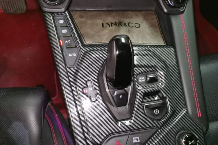 Used Lynk & Co 05 2020 2.0TD Four-Wheel Drive HypeHalo Gear Lever