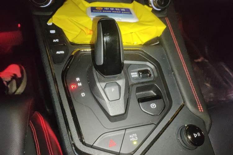 Used Lynk & Co 05 2020 2.0TD Four-Wheel Drive HypeHalo Gear Lever