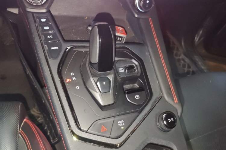 Used Lynk & Co 05 2020 2.0TD Four-Wheel Drive HypeHalo Gear Lever