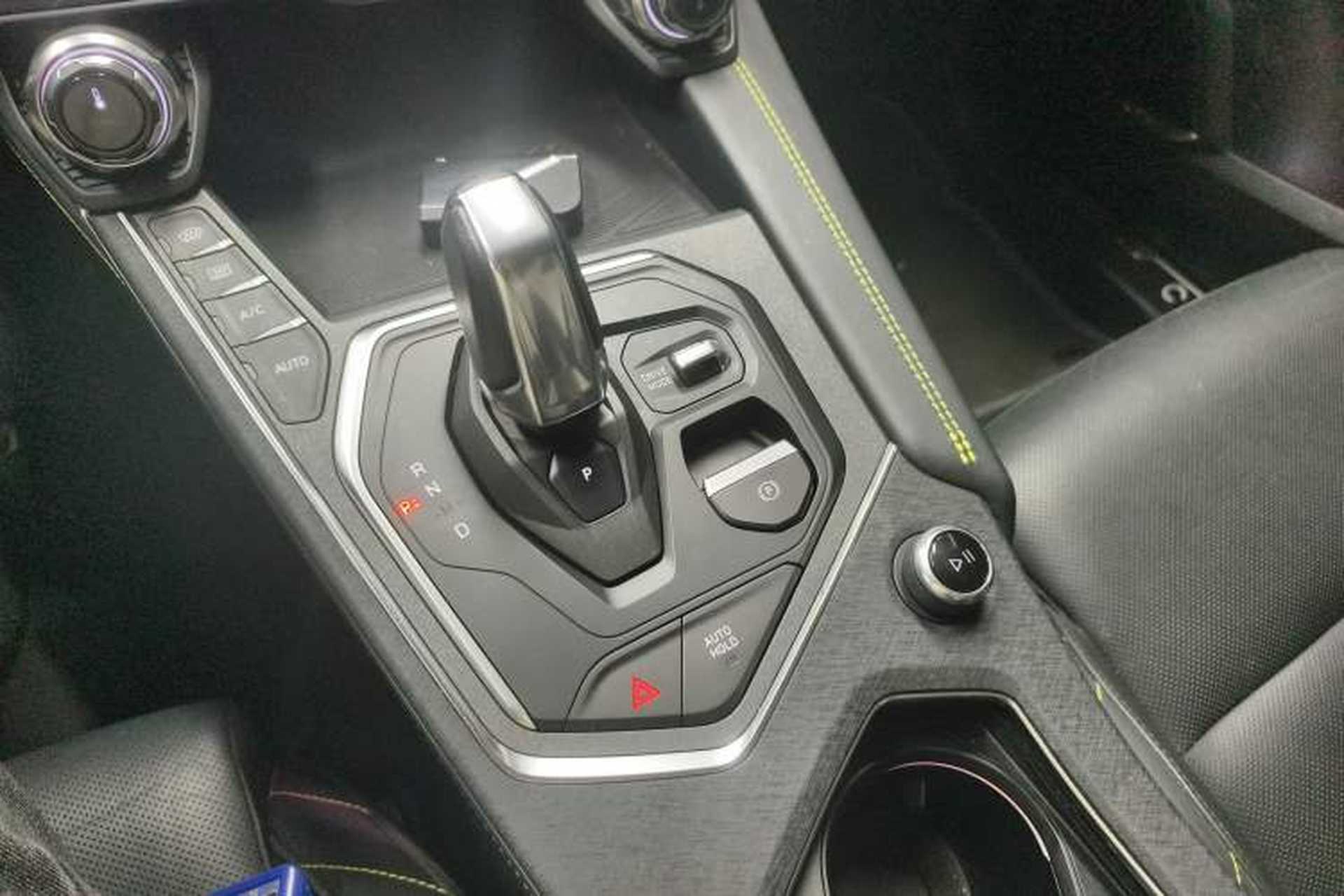 Used Lynk & Co 05 2020 2.0TD Two-Wheel Drive Shine Halo Gear Lever