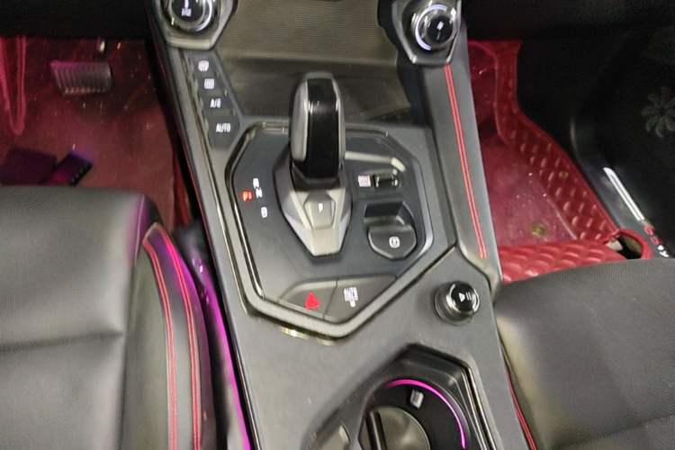 Used Lynk & Co 05 2020 2.0TD Four-Wheel Drive HypeHalo Gear Lever