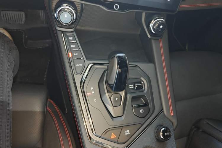 Used Lynk & Co 05 2020 2.0TD Four-Wheel Drive HypeHalo Gear Lever