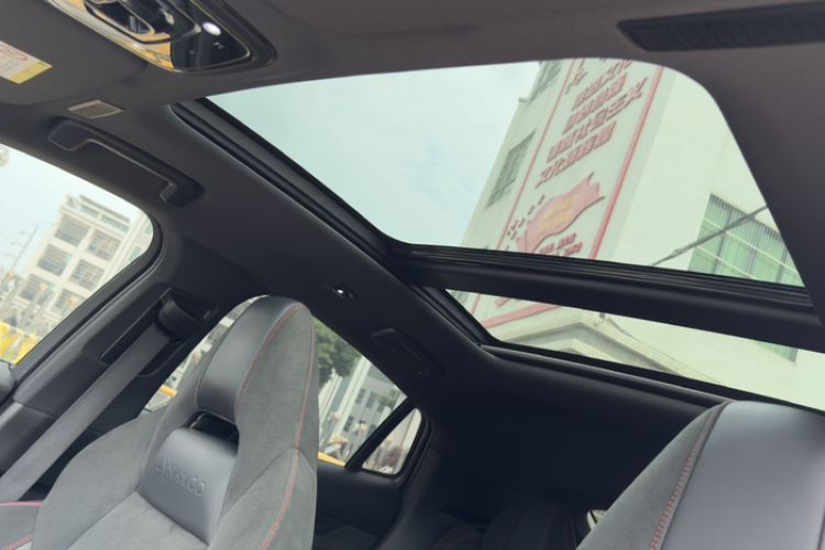 Used Lynk & Co 05 2020 2.0TD Four-Wheel Drive HypeHalo Headliner