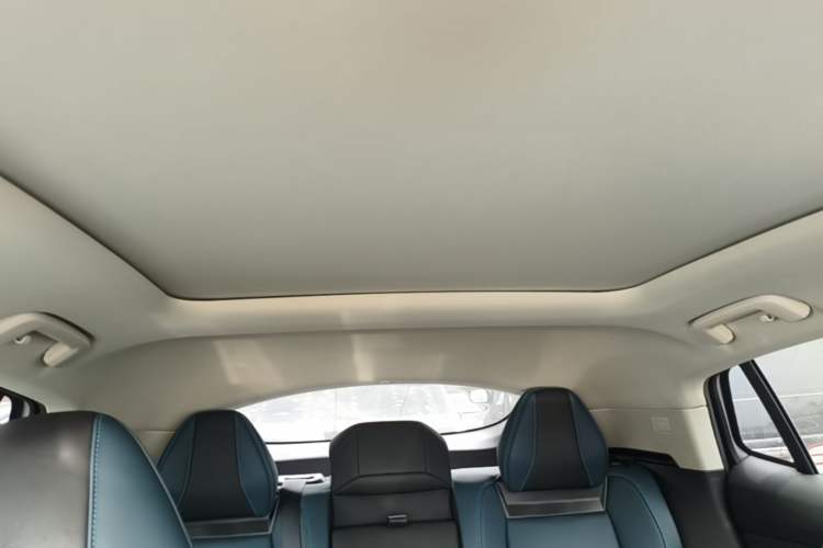 Used Lynk & Co 05 2020 2.0TD Two-Wheel Drive Shine Halo Headliner