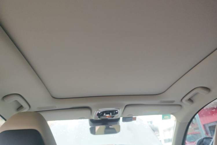 Used Lynk & Co 05 2020 2.0TD Two-Wheel Drive Shine Halo Headliner