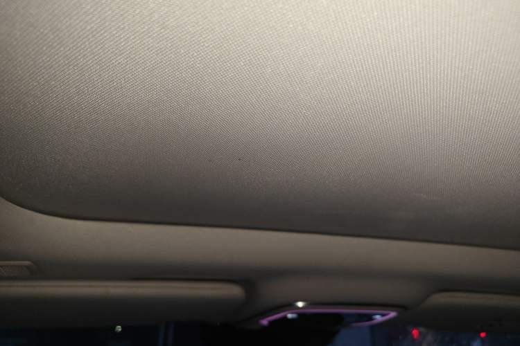 Used Lynk & Co 05 2020 2.0TD Two-Wheel Drive Shine Halo Headliner