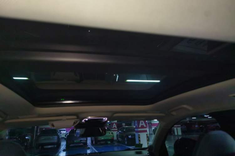 Used Lynk & Co 05 2020 2.0TD Two-Wheel Drive Shine Halo Headliner
