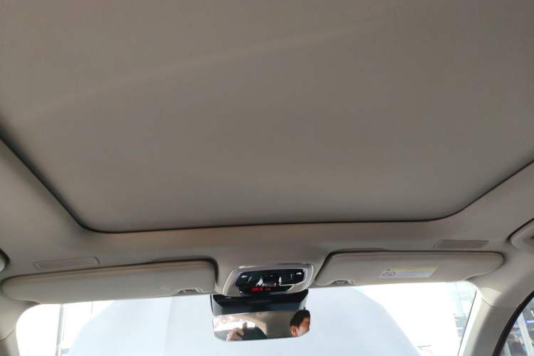 Used Lynk & Co 05 2020 2.0TD Two-Wheel Drive Shine Halo Headliner