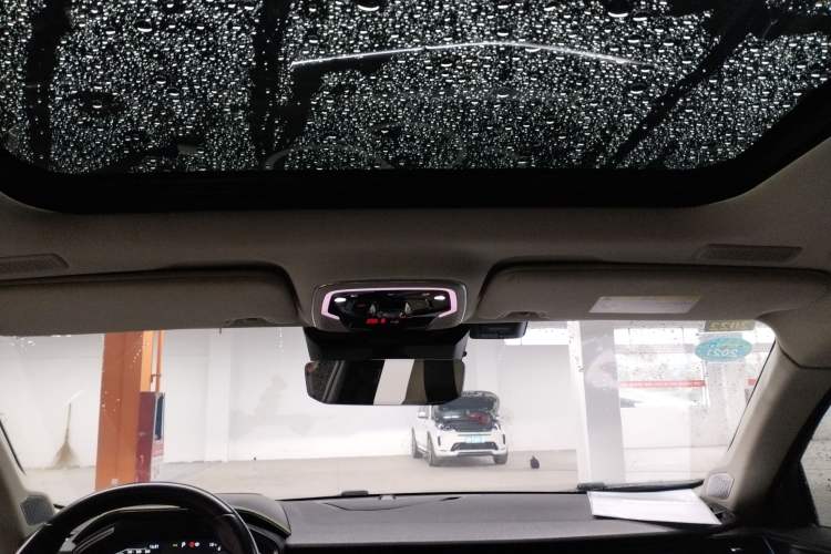 Used Lynk & Co 05 2020 2.0TD Two-Wheel Drive Shine Halo Headliner