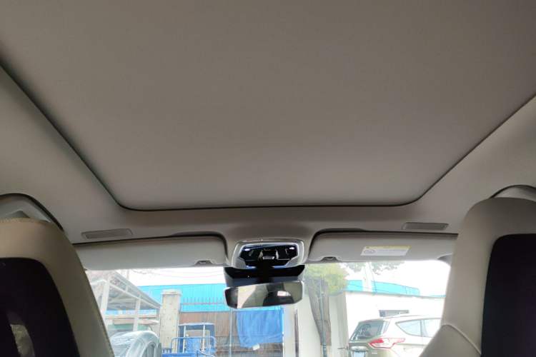Used Lynk & Co 05 2020 2.0TD Two-Wheel Drive Shine Halo Headliner