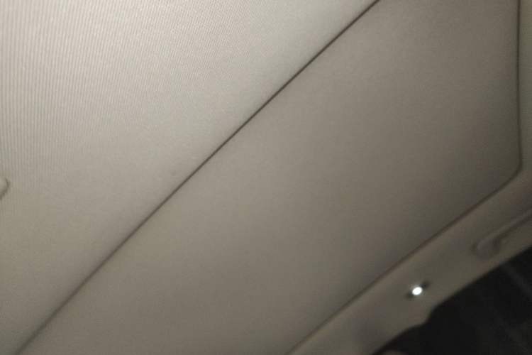Used Lynk & Co 05 2020 2.0TD Two-Wheel Drive Shine Halo Headliner