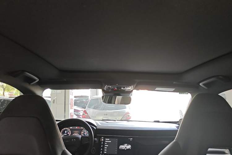 Used Lynk & Co 05 2020 2.0TD Four-Wheel Drive HypeHalo Headliner