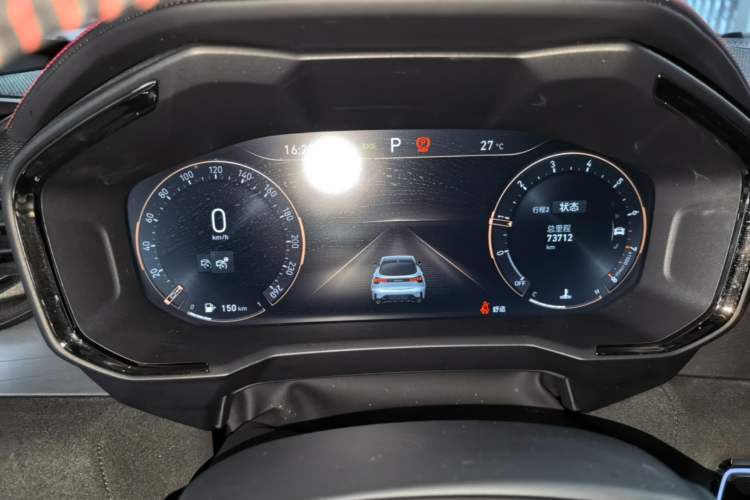 Used Lynk & Co 05 2020 2.0TD Four-Wheel Drive HypeHalo Instrument Cluster