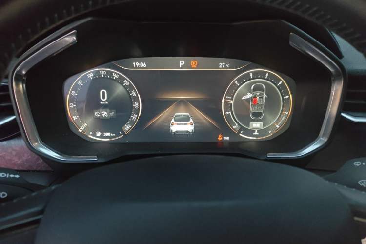 Used Lynk & Co 05 2020 2.0TD Two-Wheel Drive Shine Halo Instrument Cluster