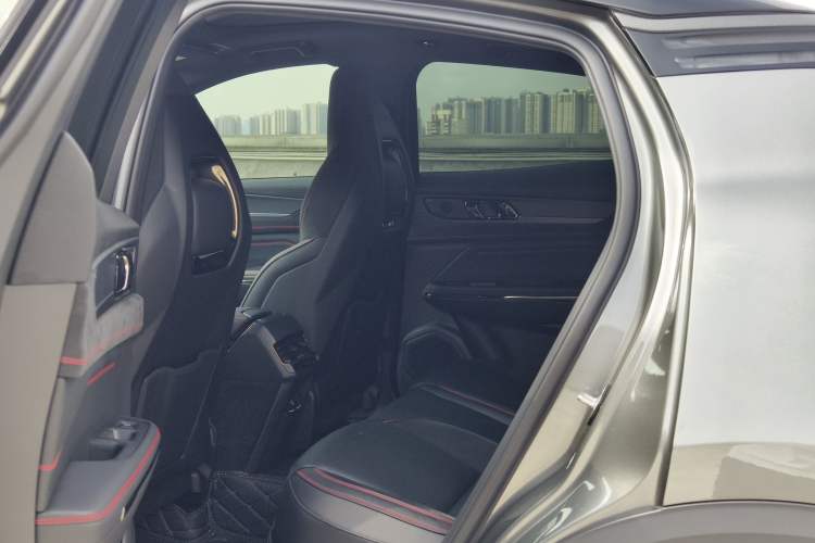 Used Lynk & Co 05 2020 2.0TD Four-Wheel Drive HypeHalo Interior 1