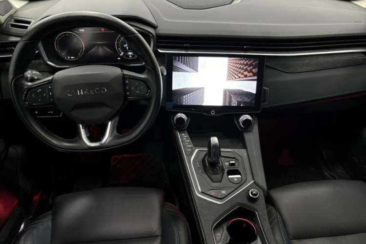 Used Lynk & Co 05 2020 2.0TD Two-Wheel Drive Shine Halo Interior 1