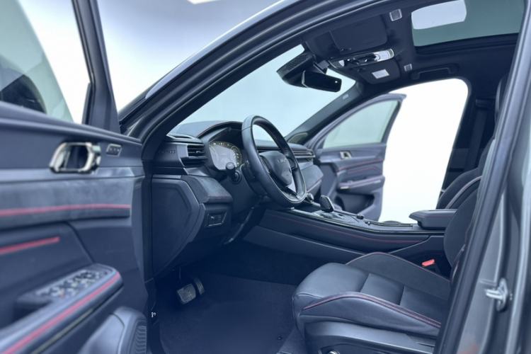 Used Lynk & Co 05 2020 2.0TD Four-Wheel Drive HypeHalo Interior 10
