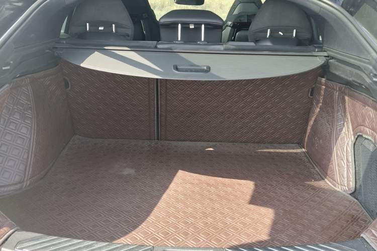 Used Lynk & Co 05 2020 2.0TD Four-Wheel Drive HypeHalo Interior 10