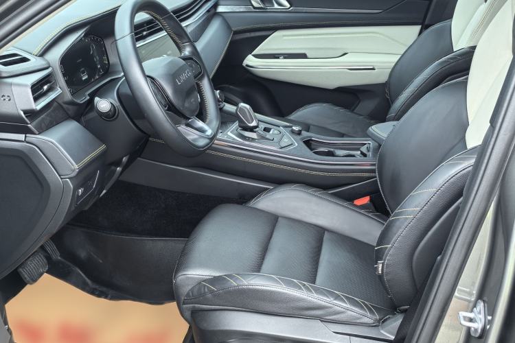 Used Lynk & Co 05 2020 2.0TD Two-Wheel Drive Shine Halo Interior 12
