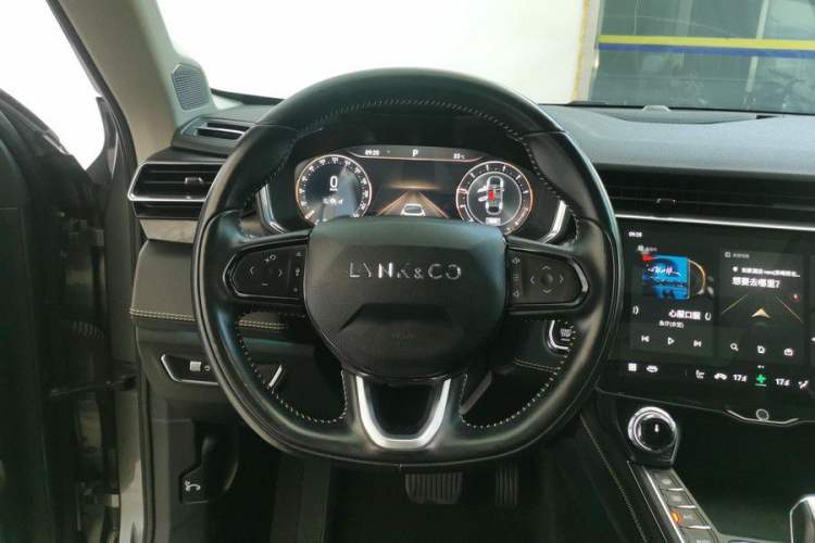 Used Lynk & Co 05 2020 2.0TD Two-Wheel Drive Shine Halo Interior 2