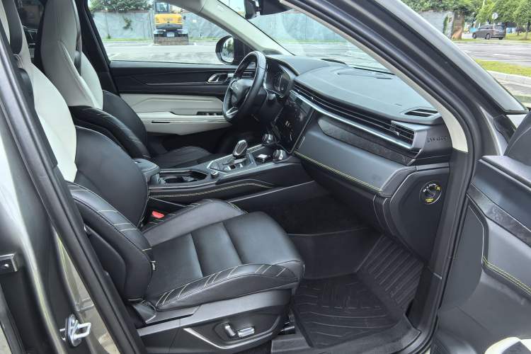 Used Lynk & Co 05 2020 2.0TD Two-Wheel Drive Shine Halo Interior 2