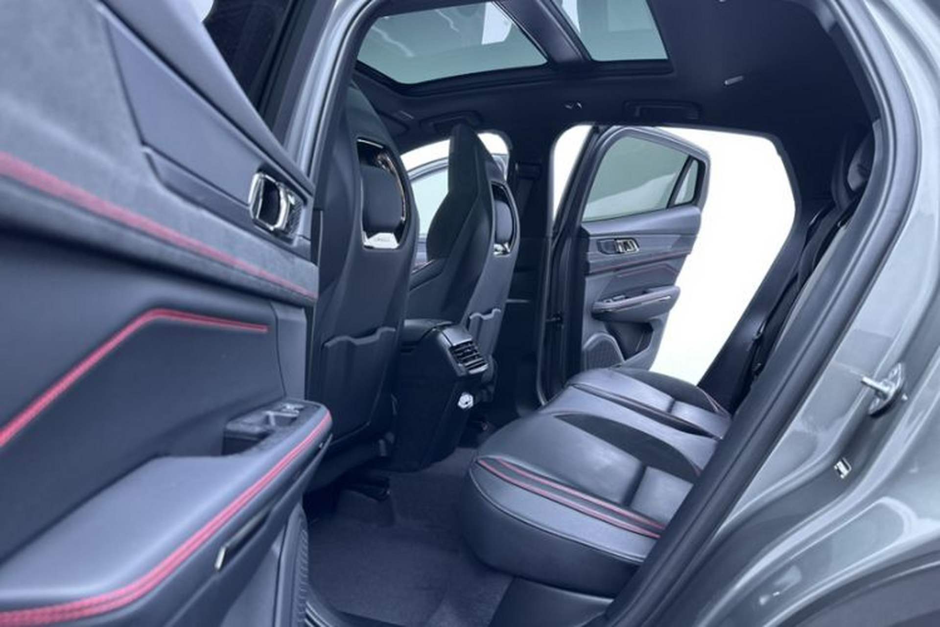 Used Lynk & Co 05 2020 2.0TD Four-Wheel Drive HypeHalo Interior 2