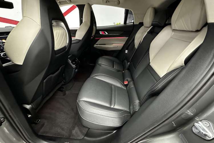Used Lynk & Co 05 2020 2.0TD Two-Wheel Drive Zhaoyang Plus Interior 3