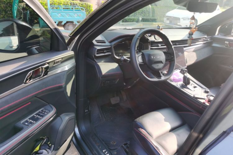 Used Lynk & Co 05 2020 2.0TD Four-Wheel Drive HypeHalo Interior 3