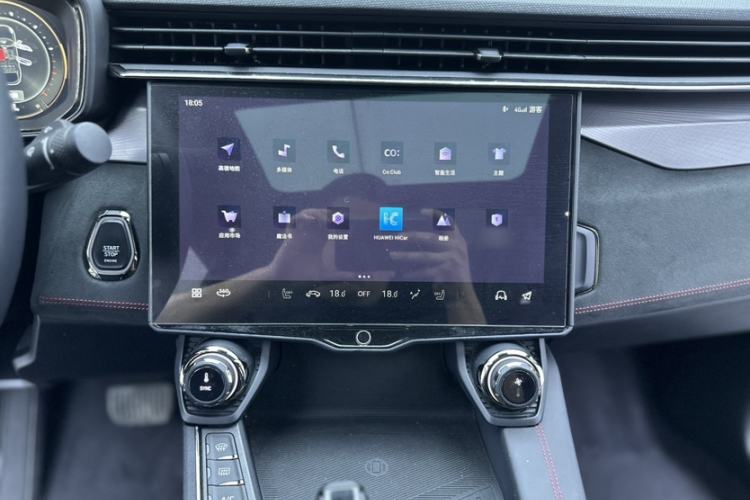 Used Lynk & Co 05 2020 2.0TD Four-Wheel Drive HypeHalo Interior 3