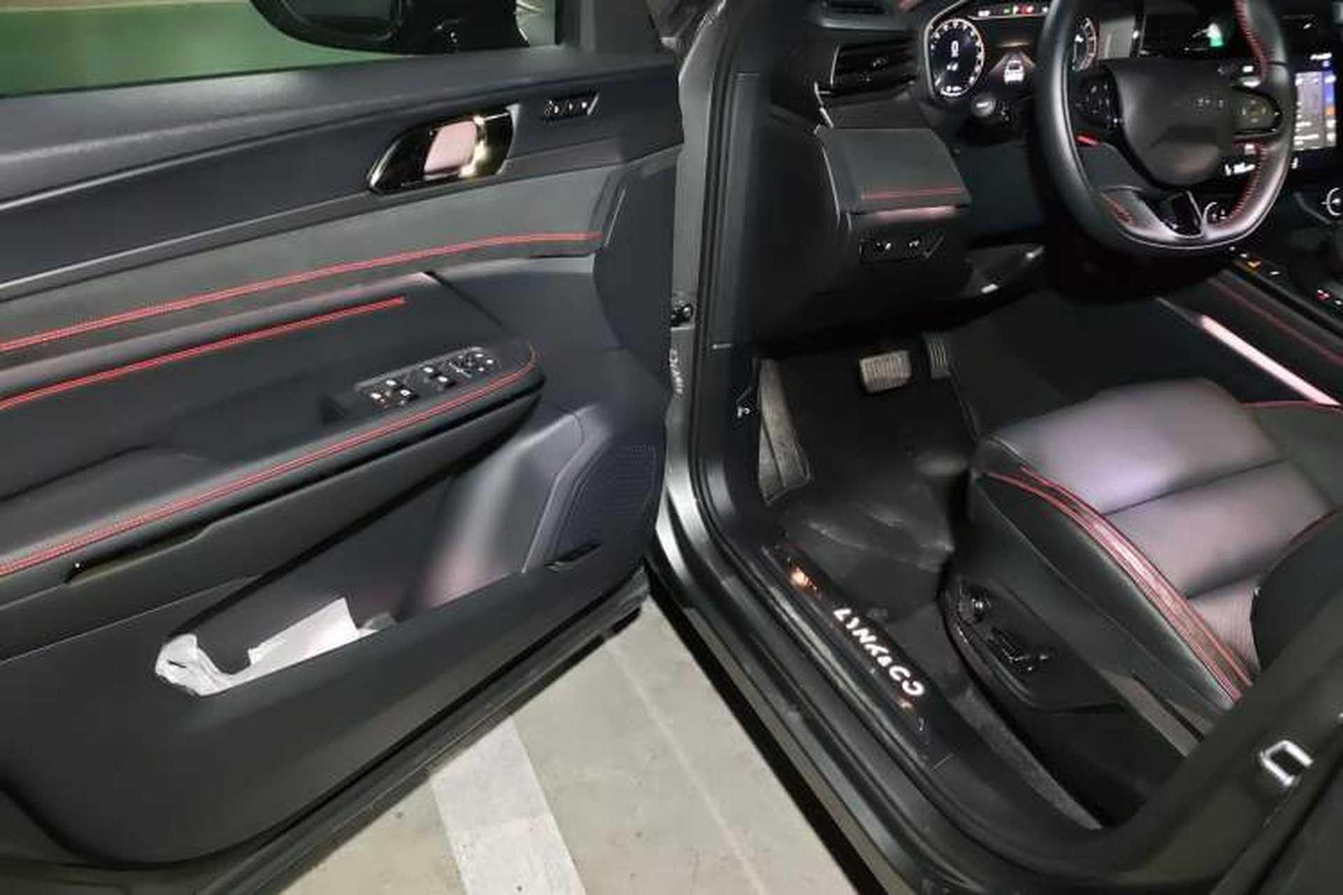 Used Lynk & Co 05 2020 2.0TD Four-Wheel Drive HypeHalo Interior 3