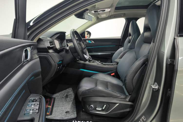 Used Lynk & Co 05 2020 2.0TD Two-Wheel Drive Shine Halo Interior 3