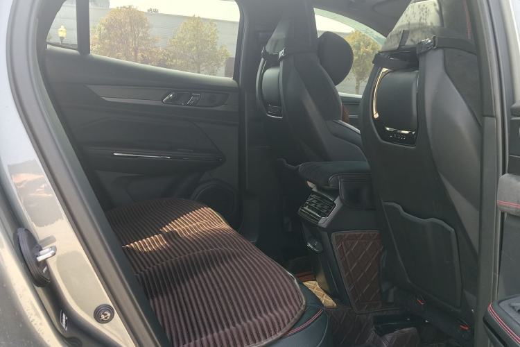 Used Lynk & Co 05 2020 2.0TD Four-Wheel Drive HypeHalo Interior 5