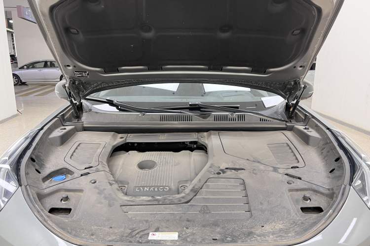 Used Lynk & Co 05 2020 2.0TD Four-Wheel Drive HypeHalo Interior 6