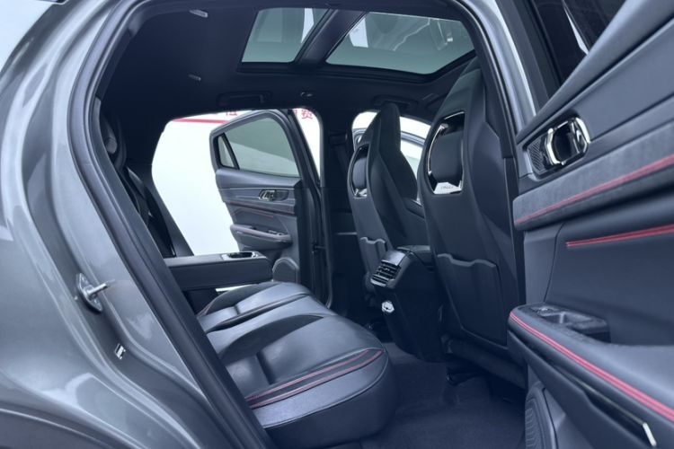 Used Lynk & Co 05 2020 2.0TD Four-Wheel Drive HypeHalo Interior 9