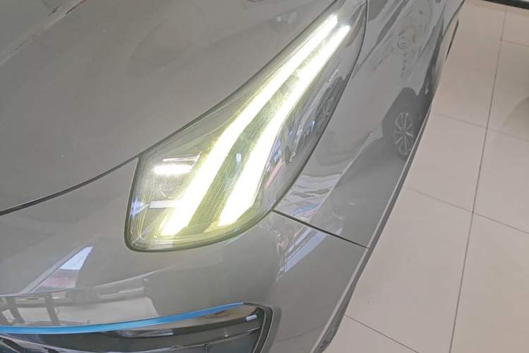 Used Lynk & Co 05 2020 2.0TD Two-Wheel Drive Shine Halo Left Front Headlight
