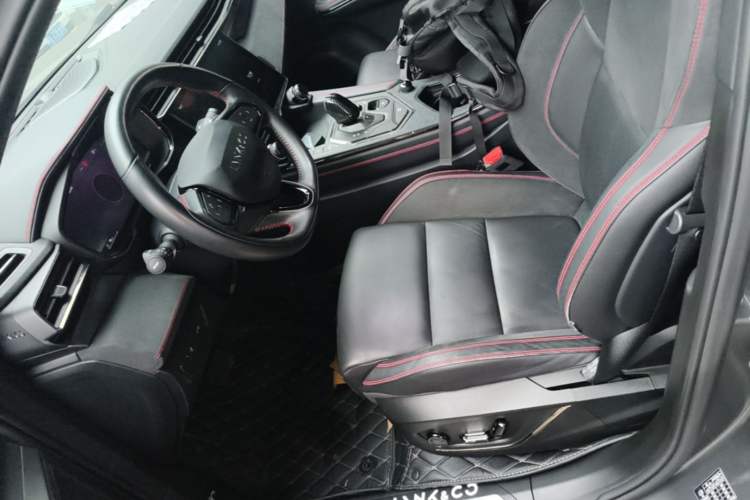 Used Lynk & Co 05 2020 2.0TD Four-Wheel Drive HypeHalo Left Front Seat