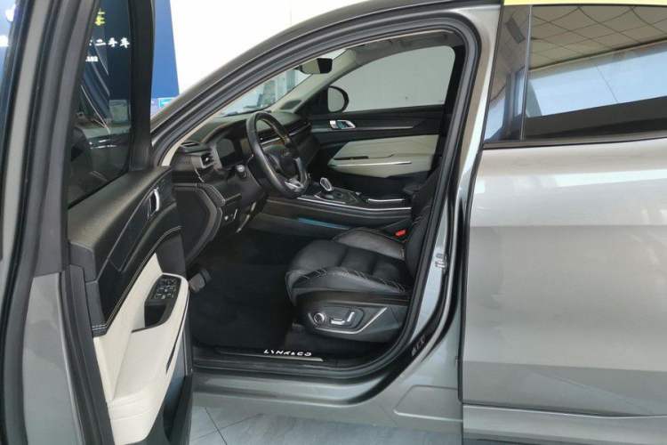 Used Lynk & Co 05 2020 2.0TD Two-Wheel Drive Shine Halo Left Front Seat