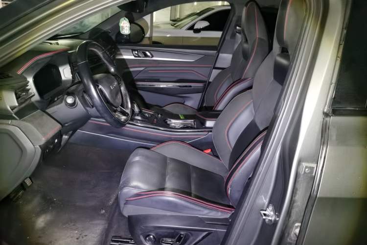 Used Lynk & Co 05 2020 2.0TD Four-Wheel Drive HypeHalo Left Front Seat
