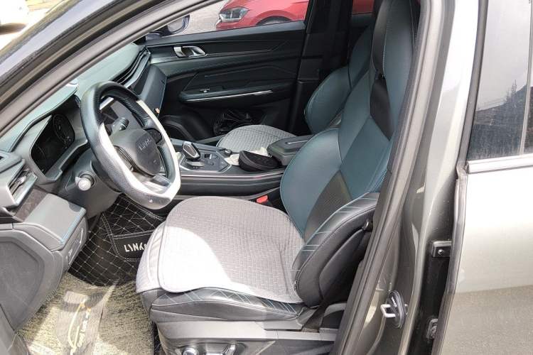 Used Lynk & Co 05 2020 2.0TD Two-Wheel Drive Shine Halo Left Front Seat