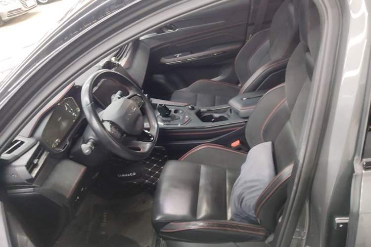 Used Lynk & Co 05 2020 2.0TD Four-Wheel Drive HypeHalo Left Front Seat