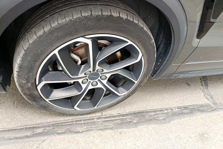 Used Lynk & Co 05 2020 2.0TD Two-Wheel Drive Shine Halo Left Front Wheel Hub
