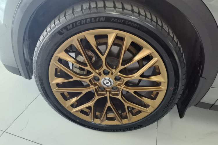 Used Lynk & Co 05 2020 2.0TD Four-Wheel Drive HypeHalo Left Front Wheel Hub